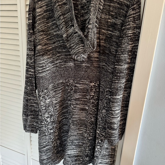 Style & Co. long black and white button down sweater, size XL. - Picture 4 of 5